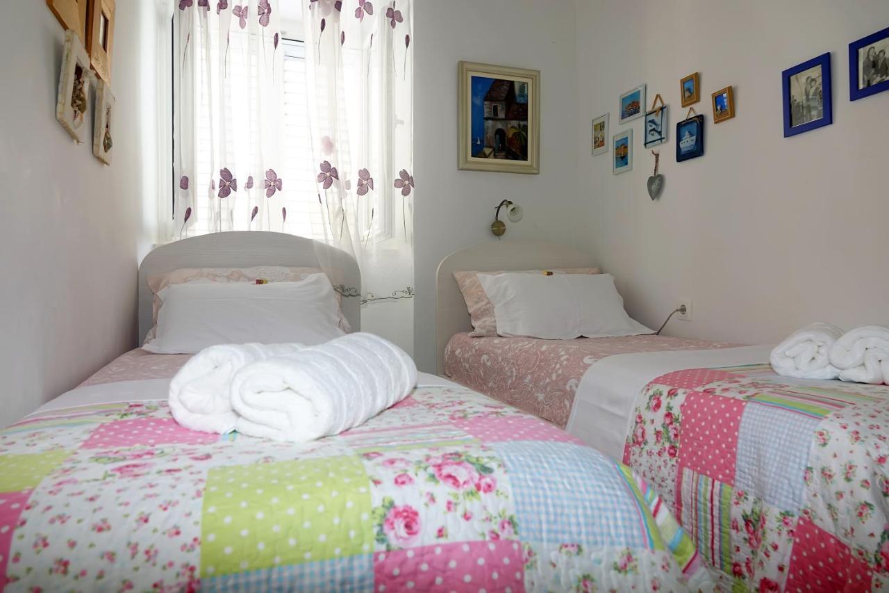 Two-Bedroom Apartment In The Centre Makarska Kültér fotó