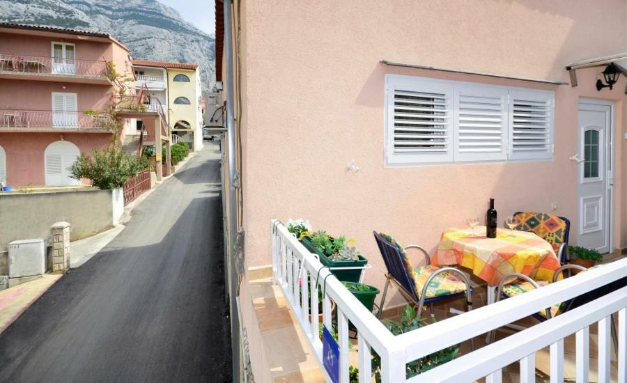 Two-Bedroom Apartment In The Centre Makarska Kültér fotó